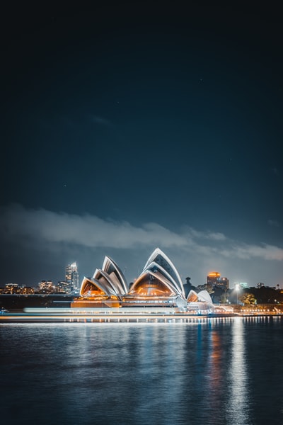 夜间悉尼歌剧院